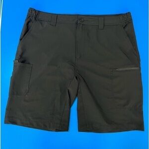 Gillz Men’s Flat Front Shorts. Size XL . Excellent Condition.